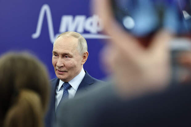 Путин поручил усовершенствовать жилищные программы для семей с детьми