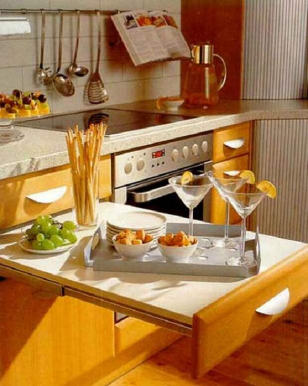 Просто отличное решение создать оригинальный кухонный стол, что привнесет в атмосферу комфорт.
