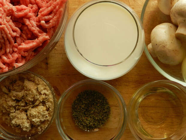Рецепт на выходные: Зразы с грибами с пюре из картофеля и корня сельдерея