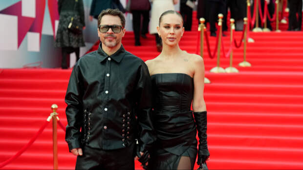 «Жуткий деспот»: Павел Деревянко пошутил, что не щадит свою жену Зою Фуць