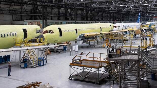 Полностью импортозамещенный самолет МС-21 планируют поднять в небо в октябре