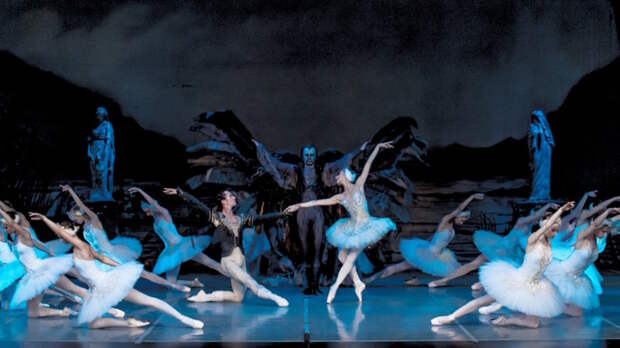 "Лебединое озеро" Театра Касаткиной и Василёва покажут на сцене Театра на Цветном