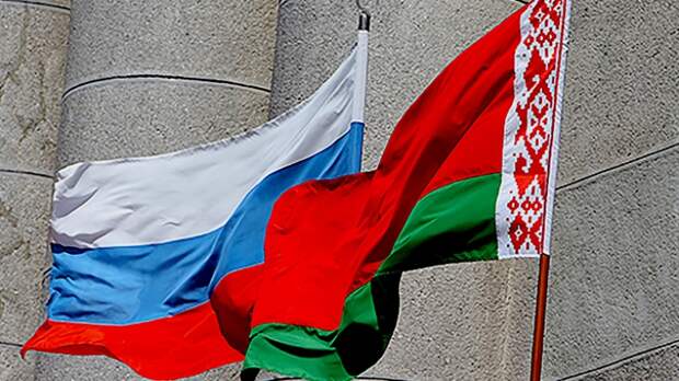 Чешский политик обвинил Запад в попытке затащить Белоруссию на путь Украины