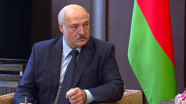 Лукашенко: НАТО агрессивно наращивает мускулы
