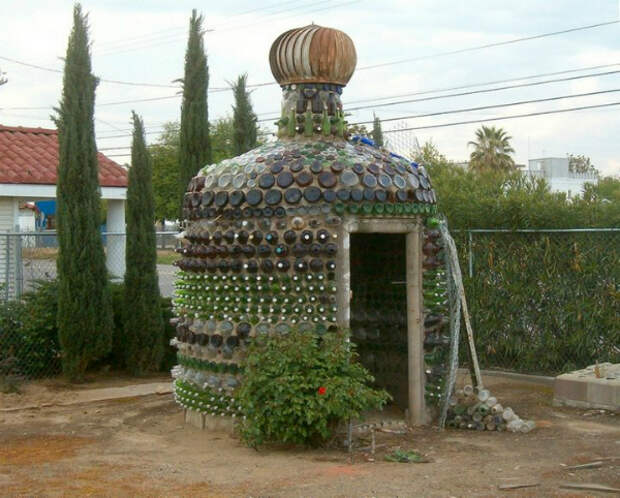 дом из бутылок