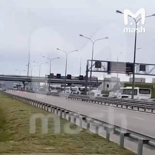 30-километровая пробка на Крымском мосту попала на видео