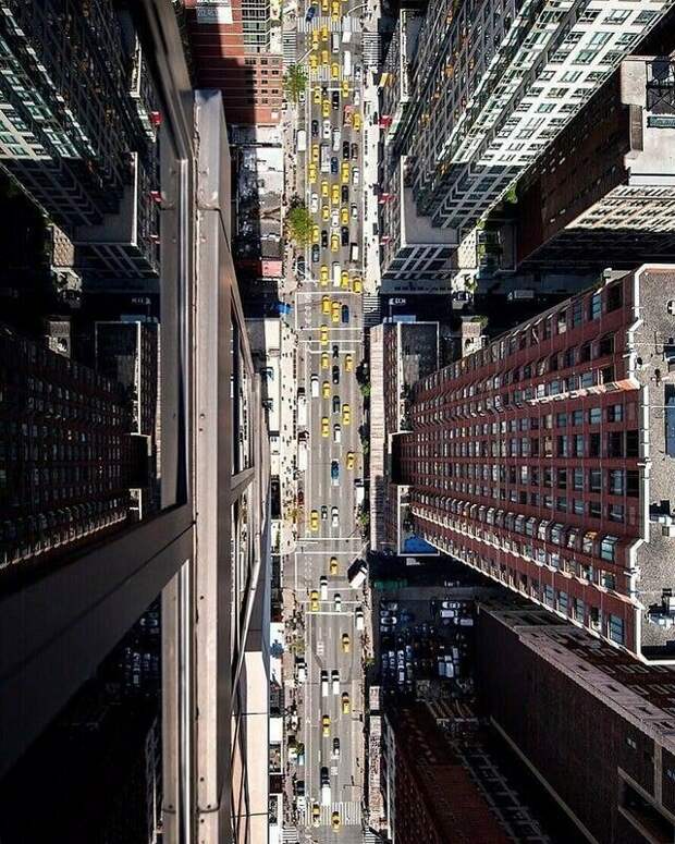 Вид с края крыши нью-йоркского небоскреба во дают, мурашки по коже, ничего себе, страшно, фото, фотографии, фотофакты, храбрые парни
