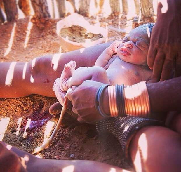 Инициация, беременность, роды: фотопроект о женских обрядах диких племен