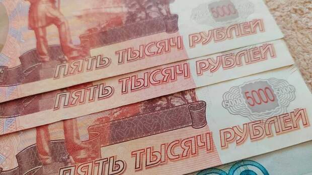 Путин потребовал индексировать МРОТ выше уровня инфляции