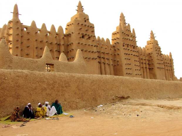 the-great-mosque-in-djenne-mali-is-the-largest-mud-structure-in-the-world