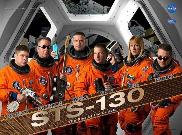 Космонавтику в массы: каждая космическая миссия NASA сопровождается оригинальным постером с главными героями полета Космонавтику в массы: каждая космическая миссия NASA сопровождается оригинальным постером с главными героями полета