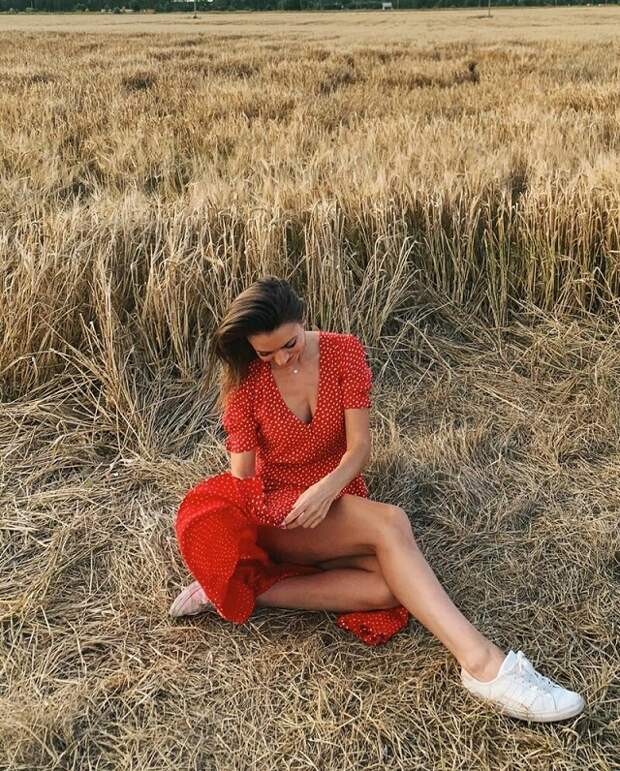 Новая популярная локация среди любительниц Instagram - сеновал (23 фото)