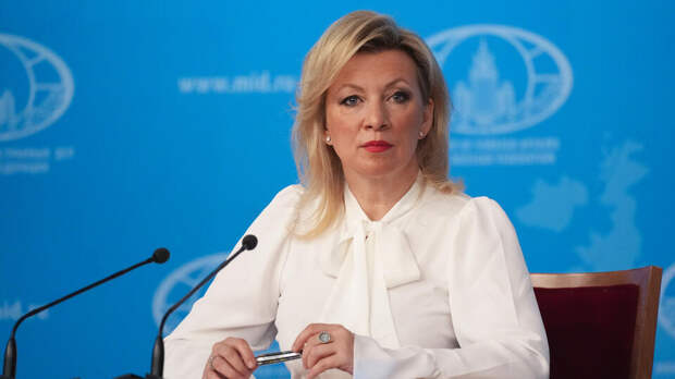 Захарова: детям российских дипломатов навязывают гражданство США