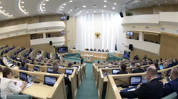 В Совфеде назвали причины изменения пенсии