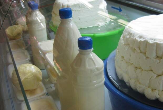 Зачастую именно в домашнее молоко добавляют соду, крахмал и мел / Фото: ryazan.milknet.ru