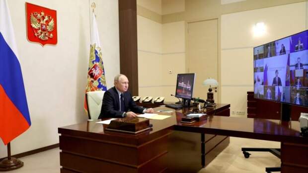Путин: От труда учителей зависит устойчивость, стабильность и будущее страны