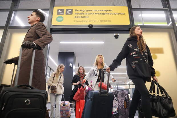 Российские аэропорты начали закрывать вдвое чаще