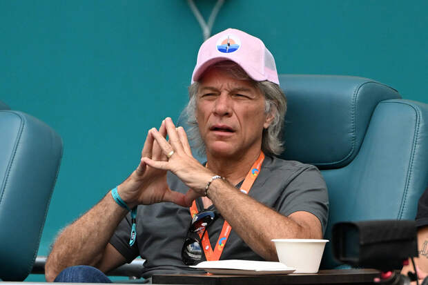 Джон Бон Джови сыграет самого себя в голливудском байопике о ранних годах группы