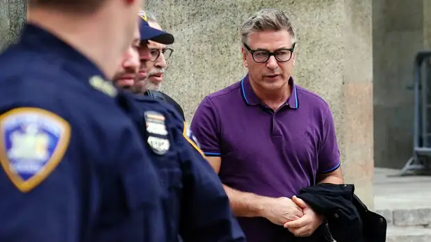 Алеку Болдуину предъявили обвинения за драку на парковке