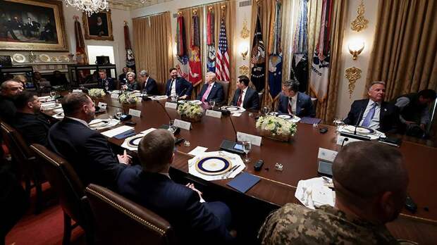 Трамп похвалил пиджак Зеленского и высказался о «Томагавках». Главное о встрече в Белом доме