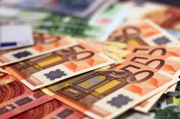Сотрудник банка снял со счёта румынского футболиста €60 500