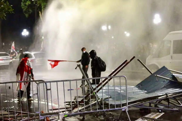 Украинский сценарий не прошёл: СГБ Грузии перехватила оружие для протестов