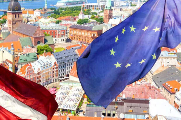 2004 год.  Фактически Латвия (а также Литва и Эстония ), вступив в ЕС, потеряли свою независимость, перейдя под "ручное управление" Брюсселя.  