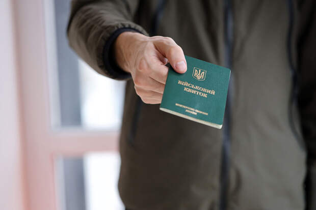 Улицы в украинском Каневе остались без света после мобилизации электромонтера