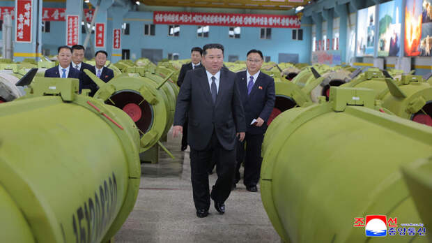 ЦТАК: Ким Чен Ын потребовал нарастить производство ракет в Северной Корее