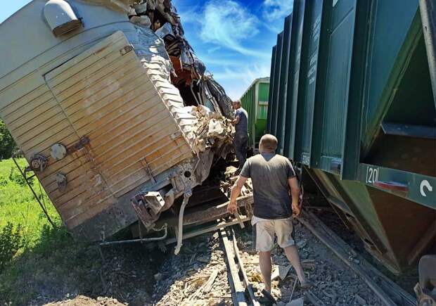 Смываемся: мосты падают, пути размывает паводками. Обзор ЧП на железных дорогах России и мира
