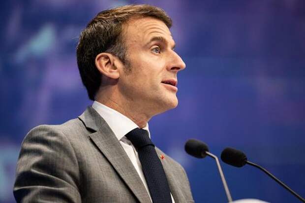 Политолог Светов: Макрон должен понимать, что войска США не выведут из Японии