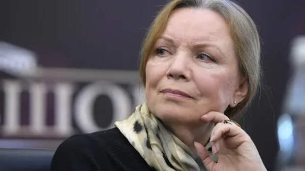 «Это позорище!»: 81-летняя Валентина Теличкина осудила «сбежавших» коллег, пережила депрессию и нашла спасение в искусстве