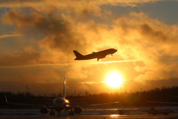 Лобовое стекло российского самолета треснуло во время рейса в Таиланд