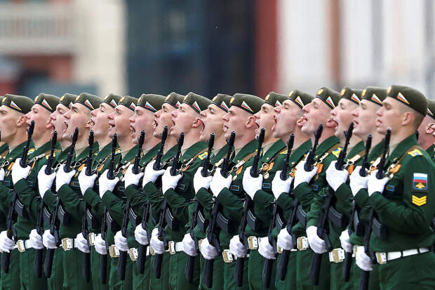Глава Удмуртии Бречалов сообщил об отмене традиционного парада на 9 мая