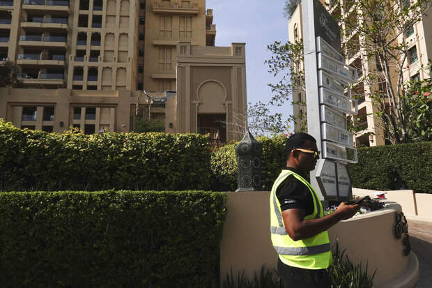 Минобрнауки РФ призвало студентов из России в ОАЭ встать на консульский учет