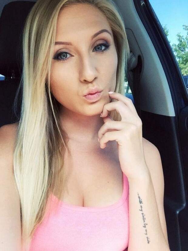 Ride along with the hottest car selfies (32 Photos) Ride along with the hottest car selfies (32 Photos)