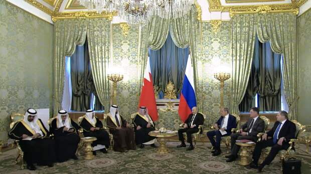 Путин проводит встречу с королём Бахрейна