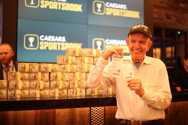 Mattress Mack betting on Cowboys