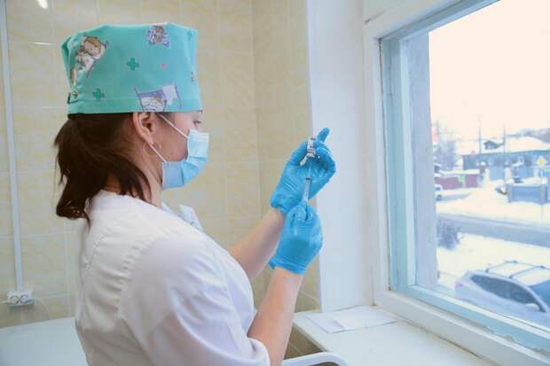 Сто сотрудников ГК «Волгаэнерго» сделали прививку от COVID-19