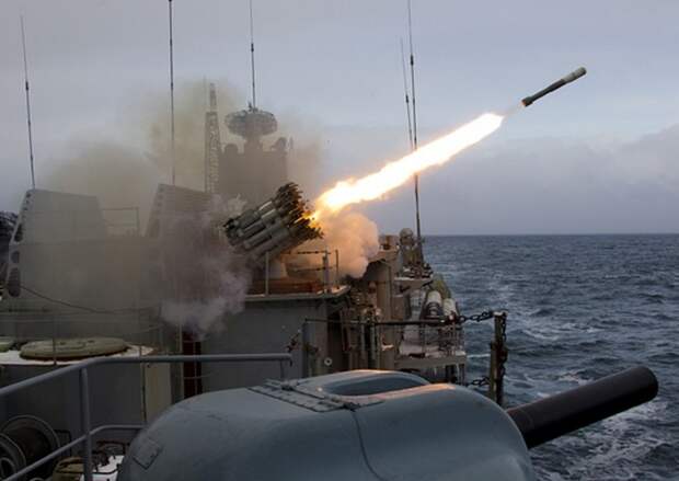 Черноморский флот отработал нанесение ракетного удара по кораблям условного противника 