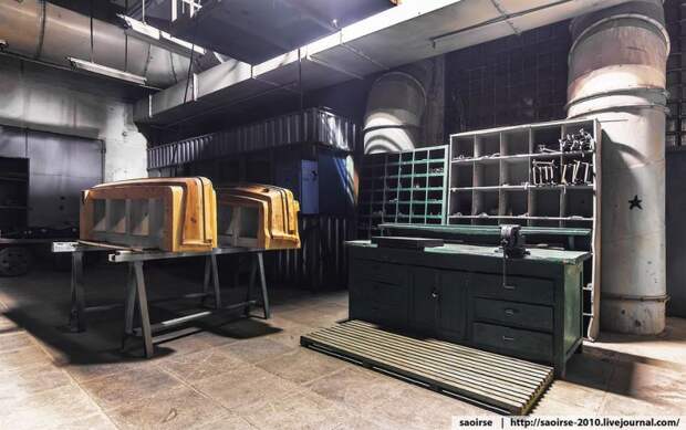 Цех по производству автомобилей представительского класса авто, завод, зил