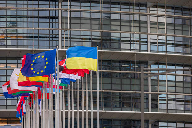 Politico: Украина просит от ЕК помощи с поставками нефти в Словакию и Венгрию