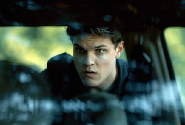 Актёр из Новосибирска сыграл в новом сериале с Акиньшиной и Чеботарёвым