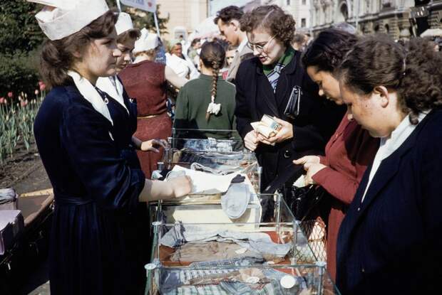 Уличная торговля в Москве 1959 года глазами фотографа The New York Times