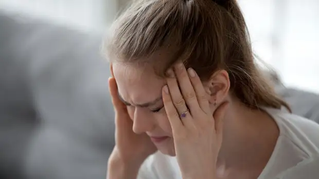 Терапевт Абакумов: гипертония и гормональный сбой могут вызвать приступы головной боли по утрам