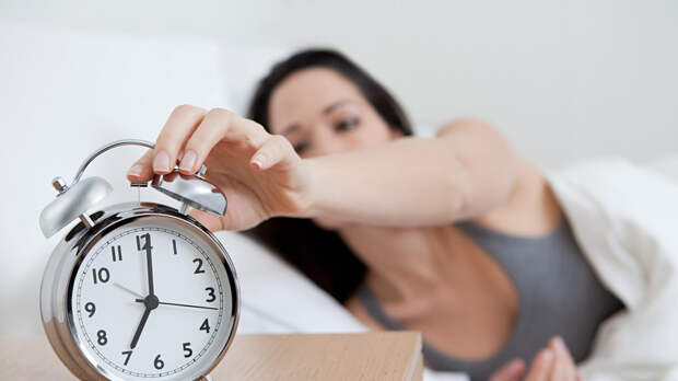 Сомнолог Ковальзон: будильник нужен не всем