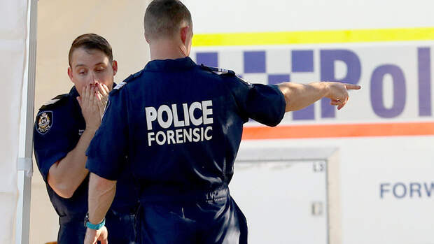 Двух австралийских полицейских обвинили в избиении 92-летнего мужчины