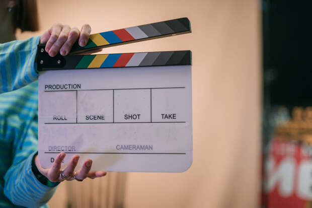 Режиссер Шнейдеров: государство должно остановить захват кинематографа ИИ