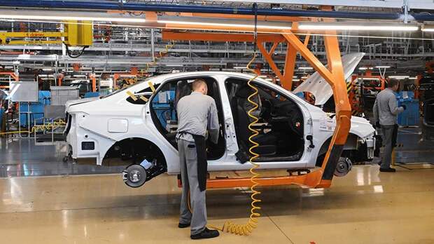 АвтоВАЗ до конца 2025 года будет работать четыре дня в неделю