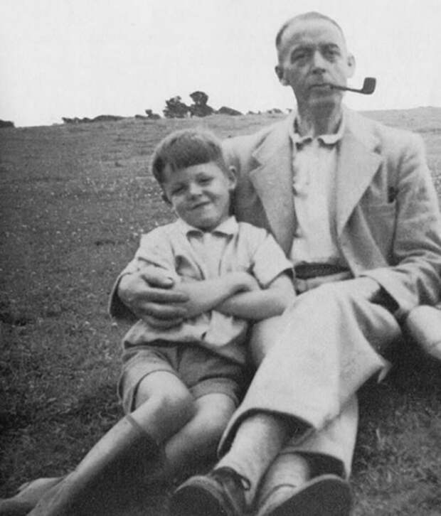 Пол Маккартни со своим отцом, 1940-е  знаменитости, история, фото
